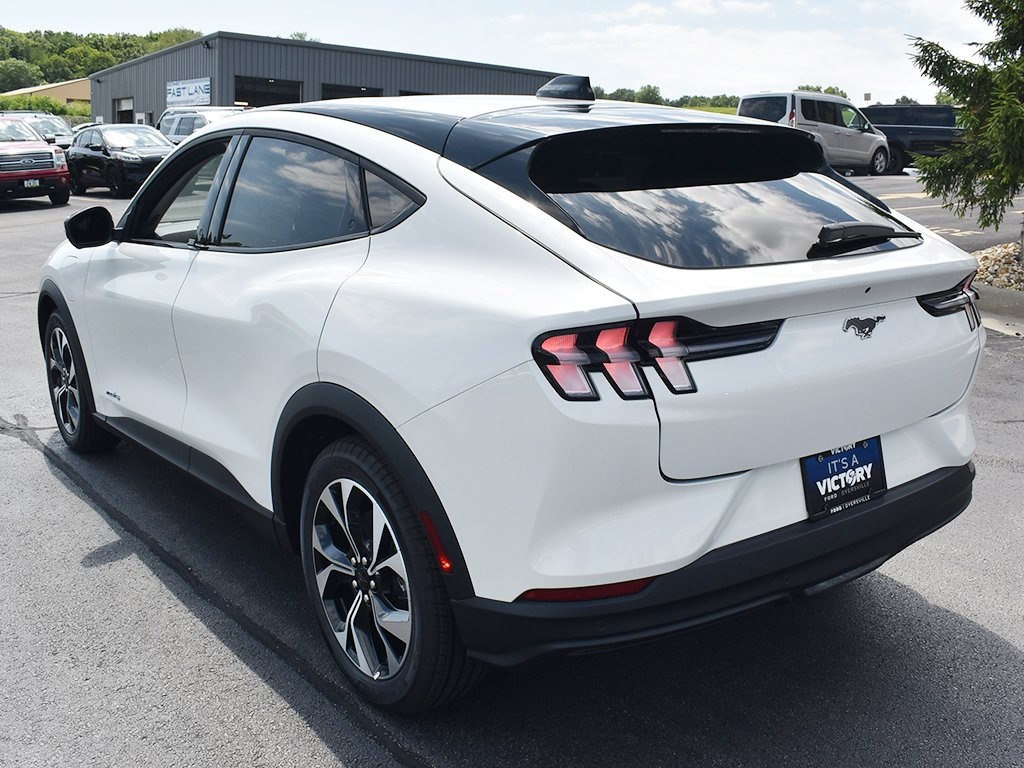 2025 Ford Mustang Mach-E Select photo 3