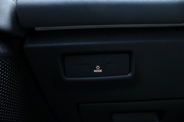 2025 Volkswagen Tiguan SE R-Line Black photo 9