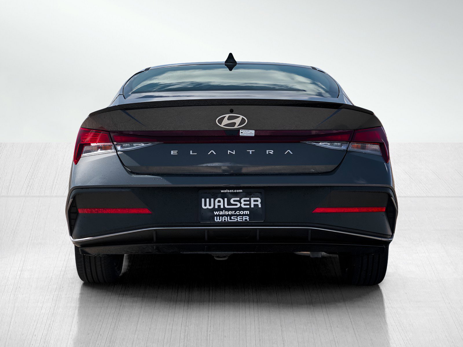 2025 Hyundai Elantra SEL Sport photo 4
