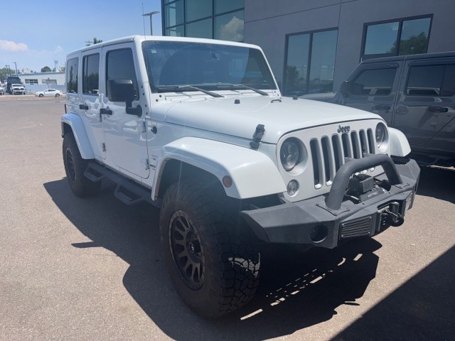 Used 2016  Jeep Sahara image 1