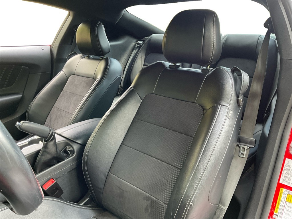 2020 Ford Mustang GT Premium photo 25