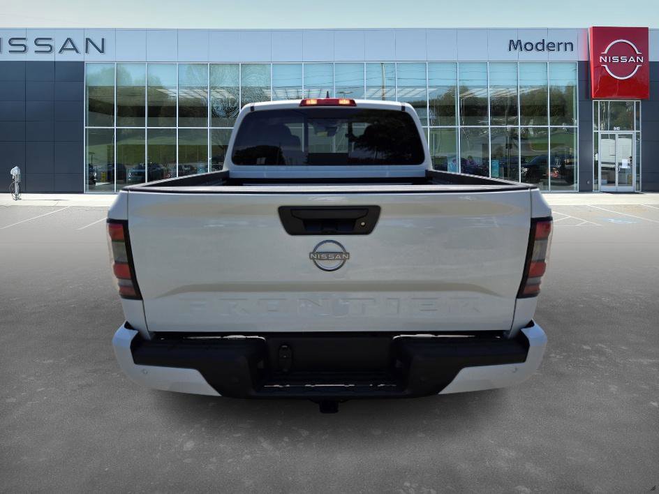 2025 Nissan Frontier Crew Cab SV photo 5