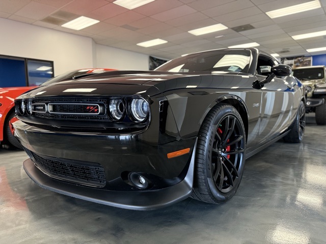 2023 Dodge Challenger R/T photo 3