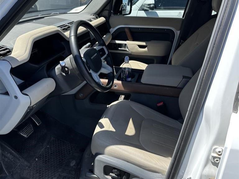 2021 Land Rover Defender 110 SE photo 2
