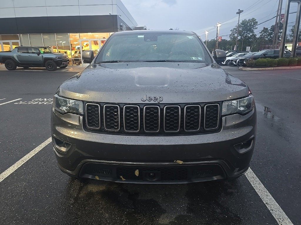2021 Jeep Grand Cherokee Anniversary Edition photo 2