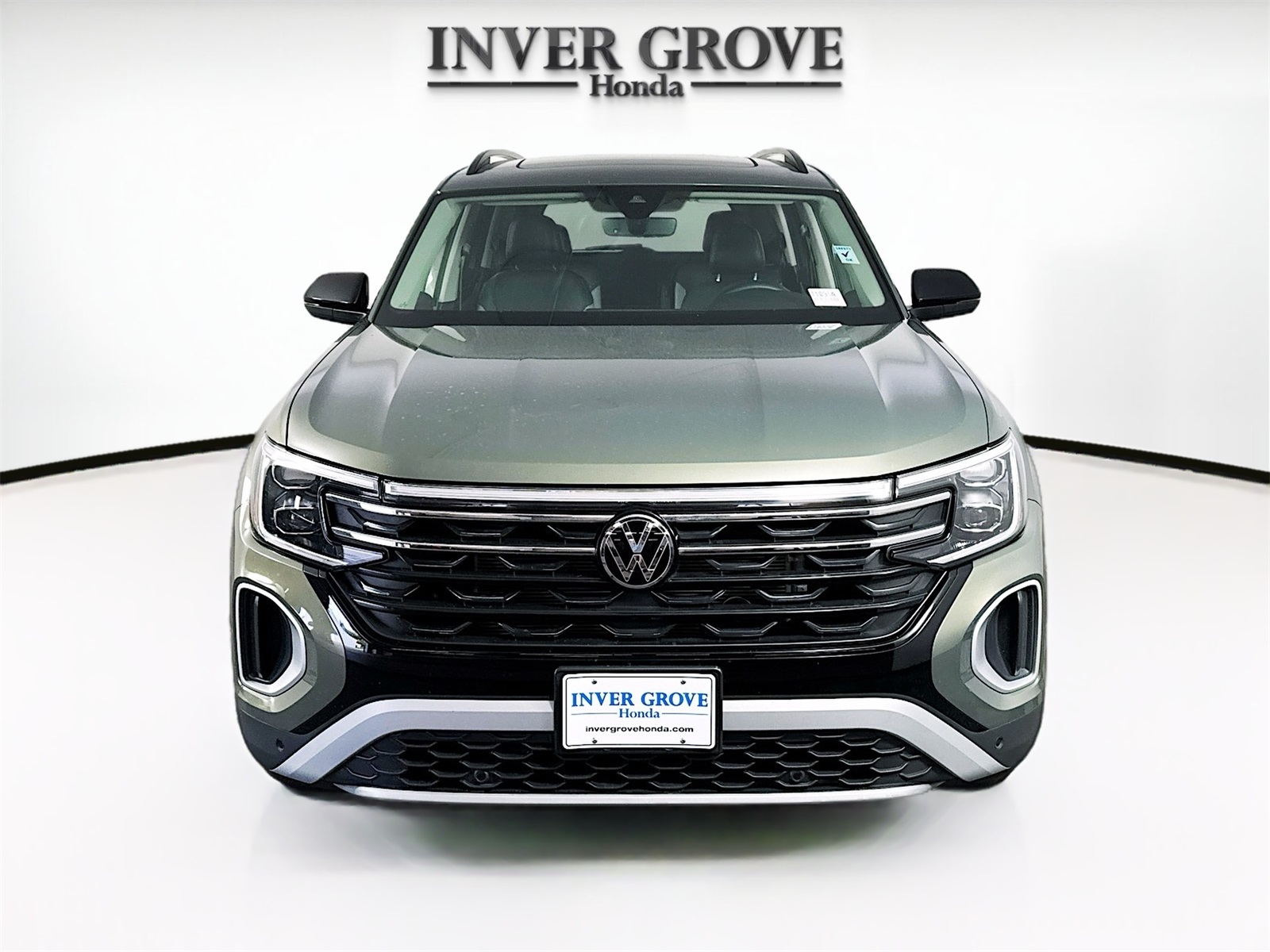 Used 2024 Volkswagen Atlas Atlas Peak Edition with VIN 1V2CR2CA6RC590041 for sale in Inver Grove Heights, Minnesota