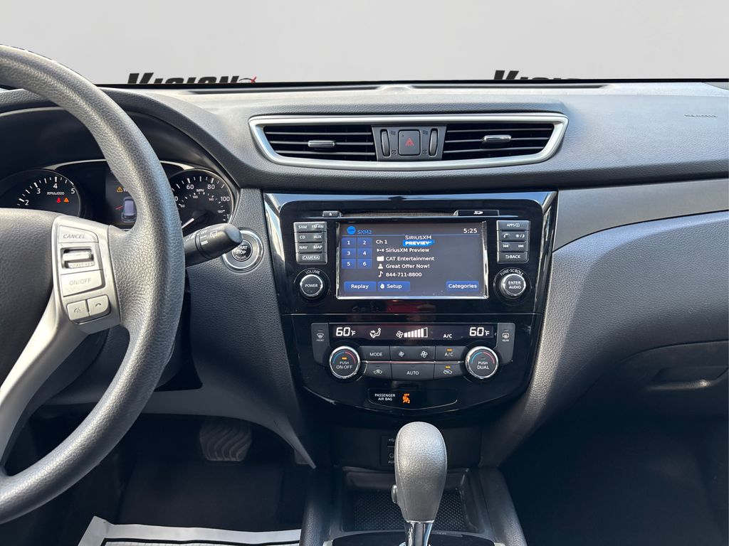 2016 Nissan Rogue SV photo 20