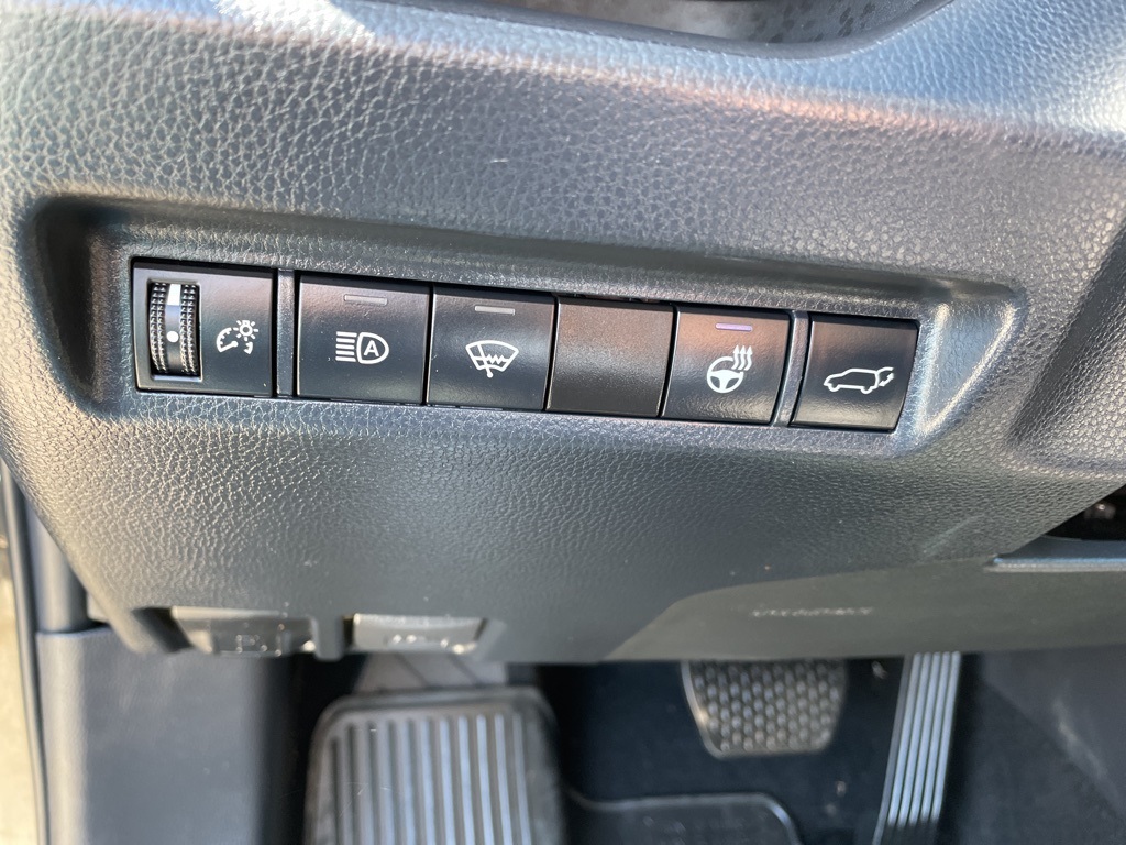 2022 Toyota RAV4 XLE photo 4