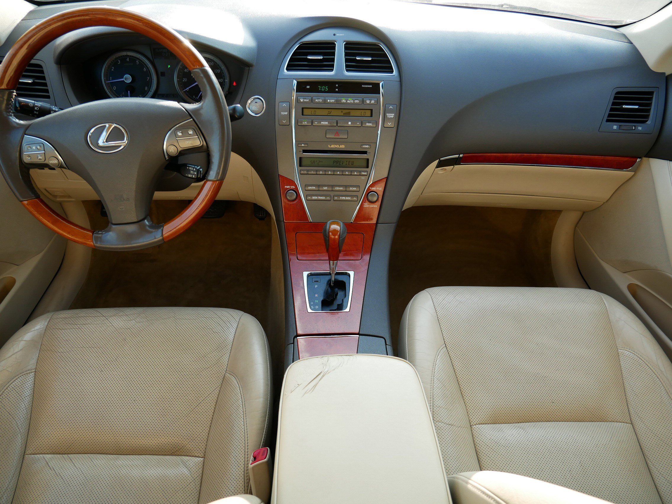 2010 Lexus ES 350 photo 10