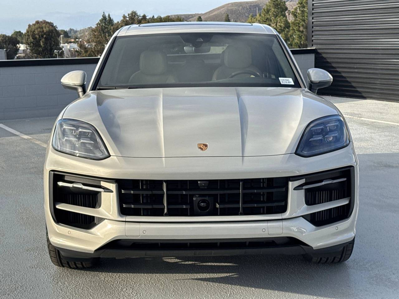 2025 Porsche Cayenne Base photo 9