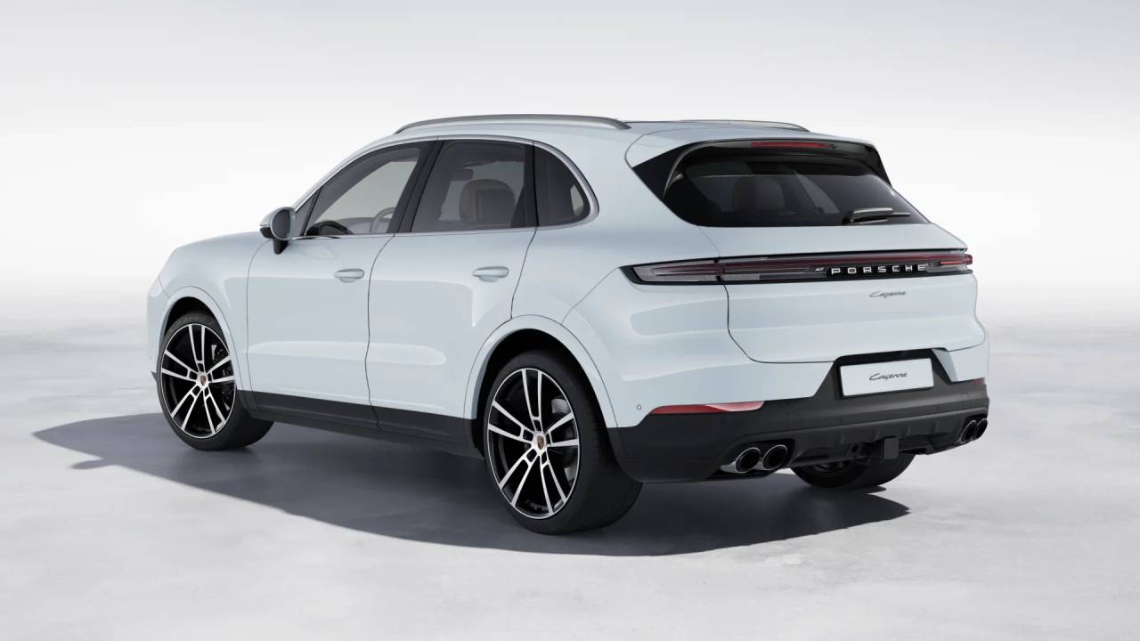 2026 Porsche Cayenne photo 3