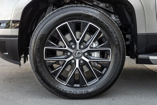 2025 Lexus GX 550 Premium photo 9