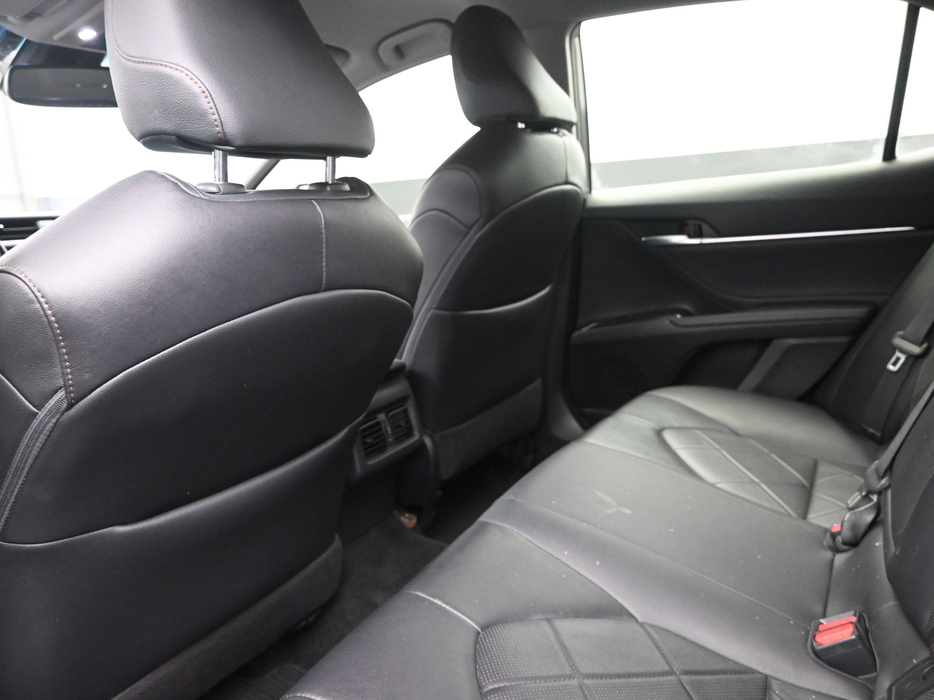 2018 Toyota Camry LE photo 10