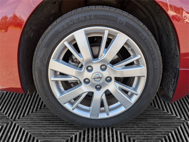 2015 Nissan Sentra SL photo 9