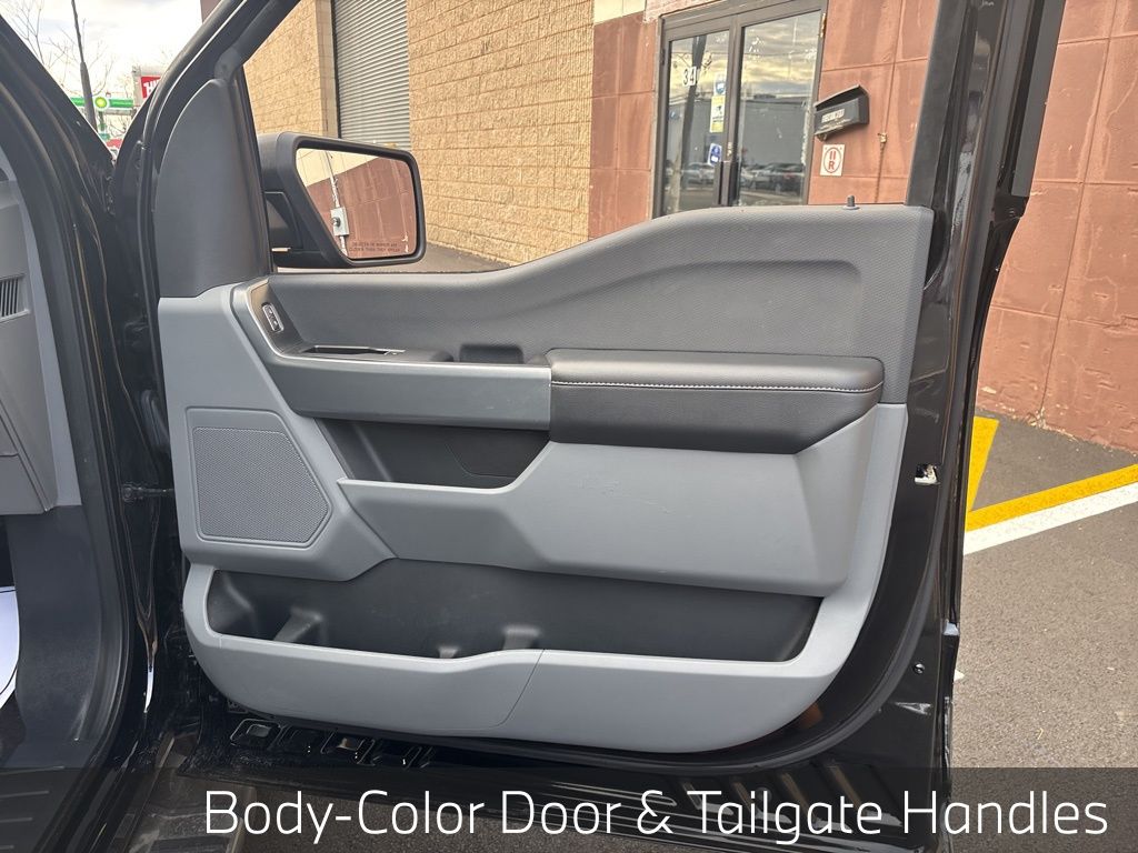 Used 2022 Black Ford XLT image 12