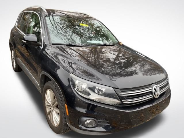 2014 Volkswagen Tiguan SEL photo 2