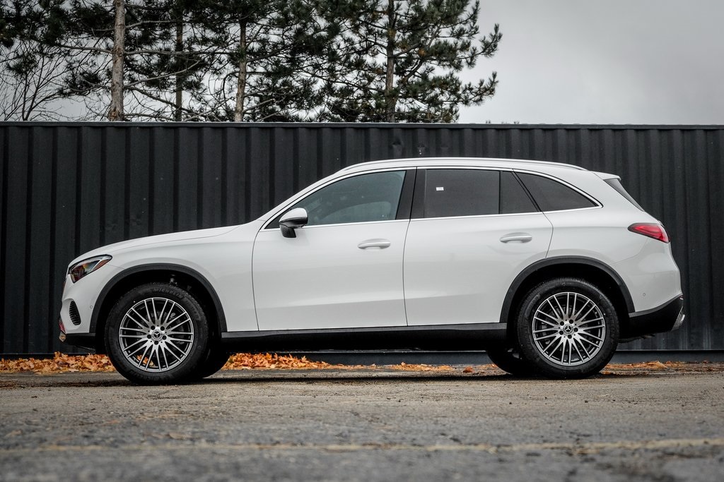 2026 Mercedes Benz GLC 300 4MATIC photo 2