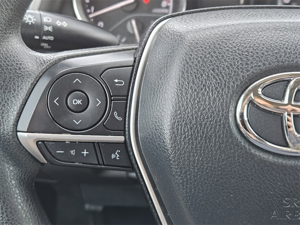 2022 Toyota Camry LE photo 23