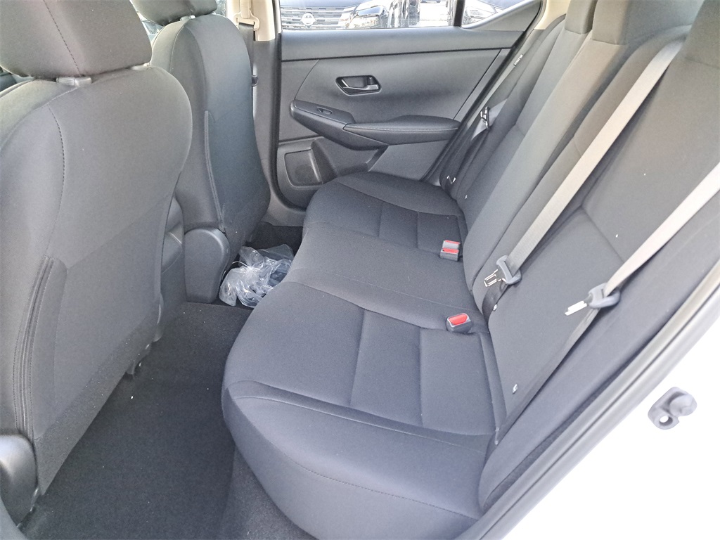 2025 Nissan Sentra S photo 11