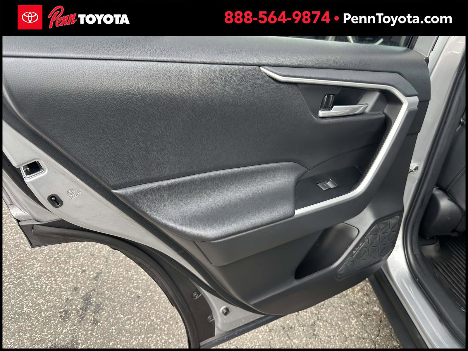 2023 Toyota RAV4 Hybrid XLE Premium photo 18