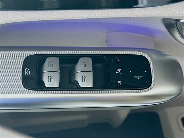 2026 Mercedes Benz GLC 300 photo 17