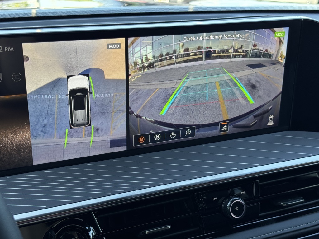 2026 Infiniti QX80 photo 2
