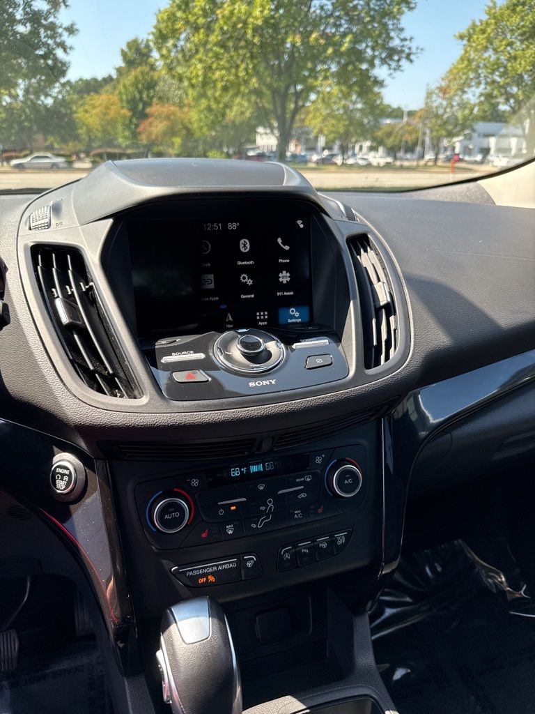 2019 Ford Escape Titanium photo 13