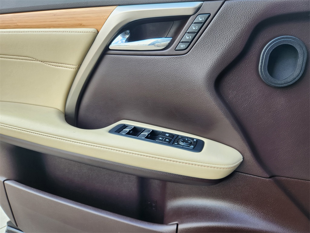 2019 Lexus RX 350L photo 18