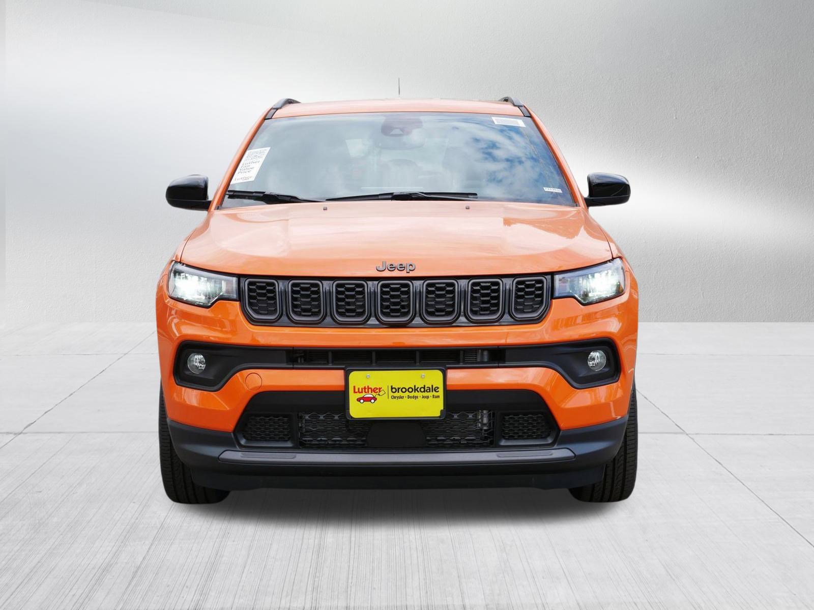 2026 Jeep Compass Latitude Altitude photo 2
