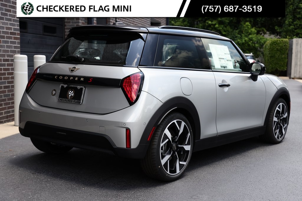 2025 Mini Cooper S Iconic photo 8