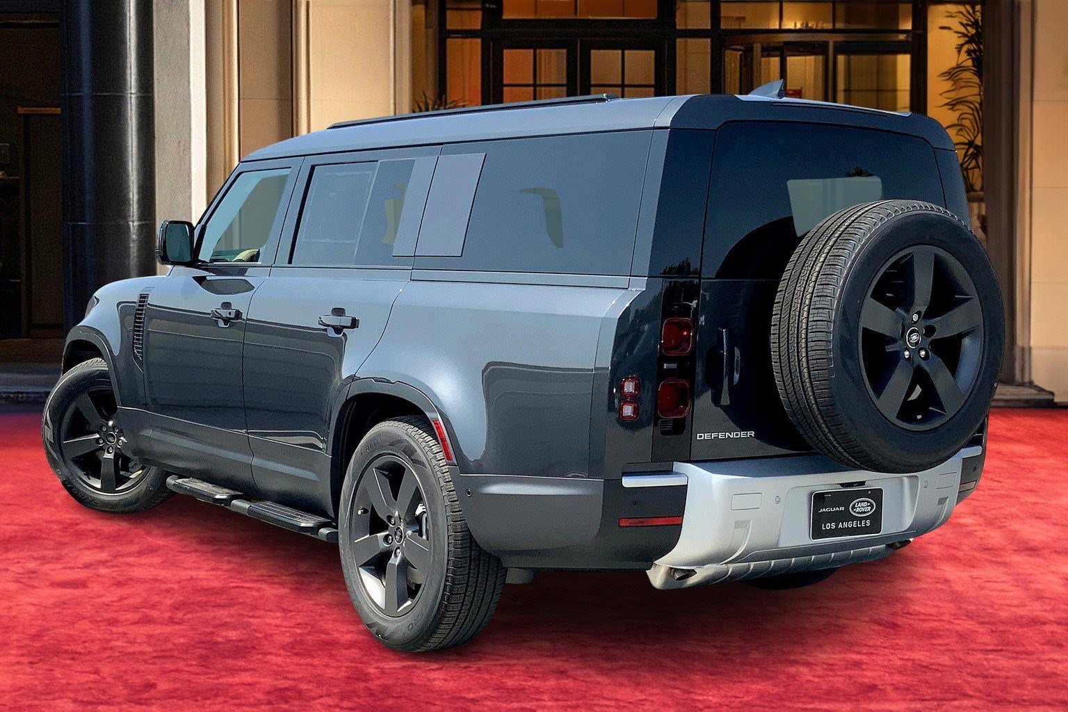 2025 Land Rover Defender 130 S photo 2