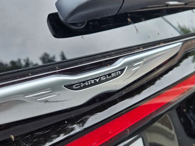 2025 Chrysler Pacifica photo 8