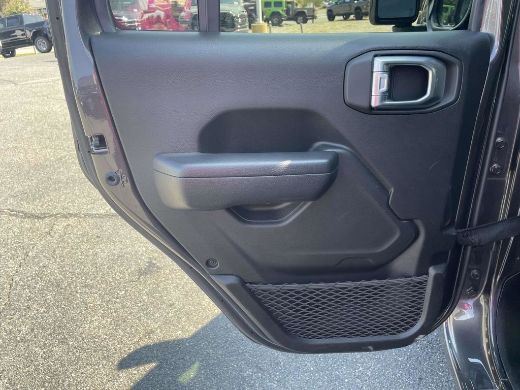 2024 Jeep Wrangler Sport S photo 19