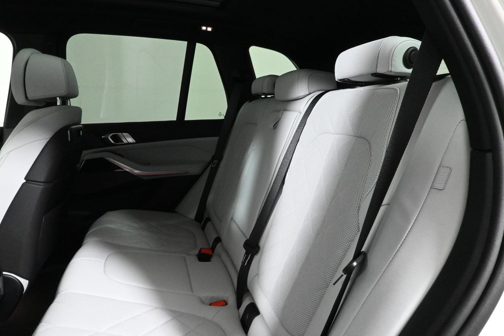 2026 Bmw X5 xDrive40i photo 4