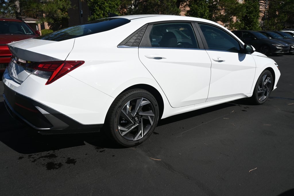 2025 Hyundai Elantra SEL Convenience photo 7