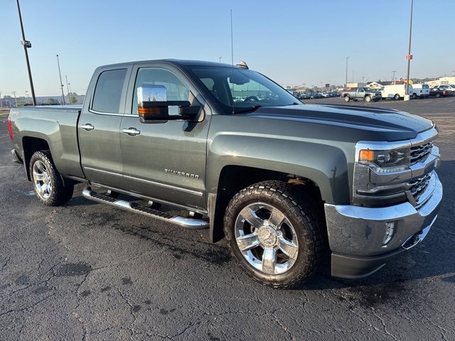 2017 Chevrolet Silverado 1500 LTZ photo 3