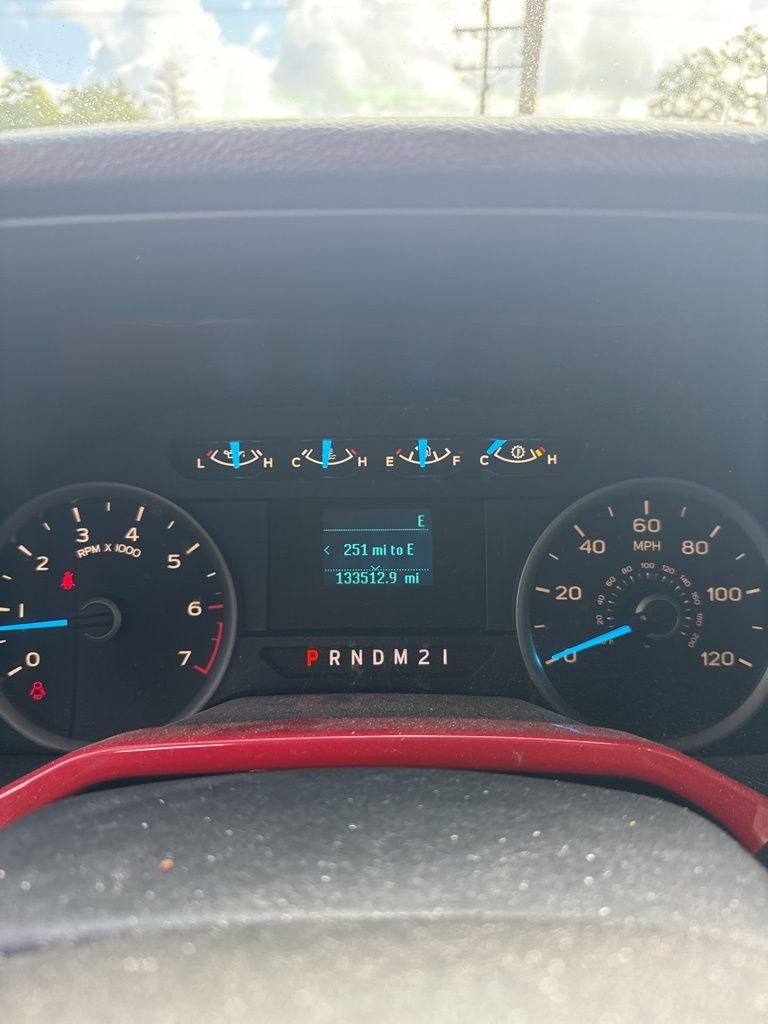 2015 Ford F-150 XLT photo 4