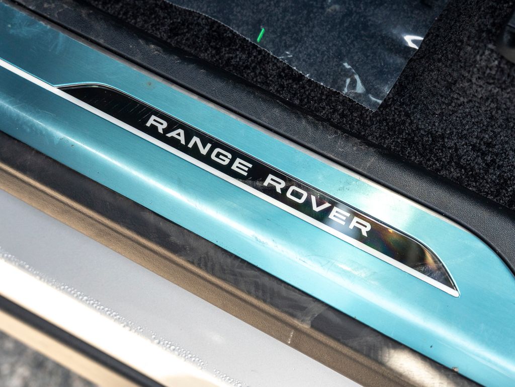 2025 Land Rover Range Rover SE photo 15