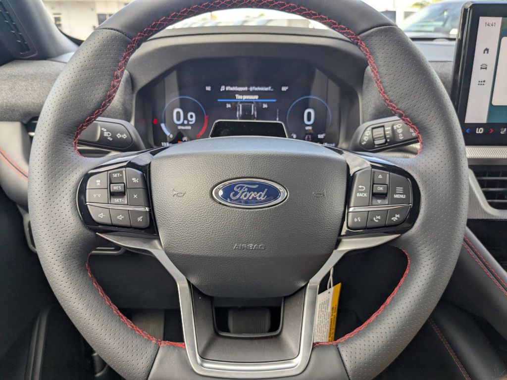 2025 Ford Explorer ST-Line photo 27