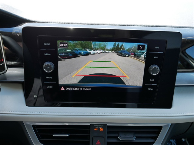 2025 Volkswagen Taos SEL photo 12