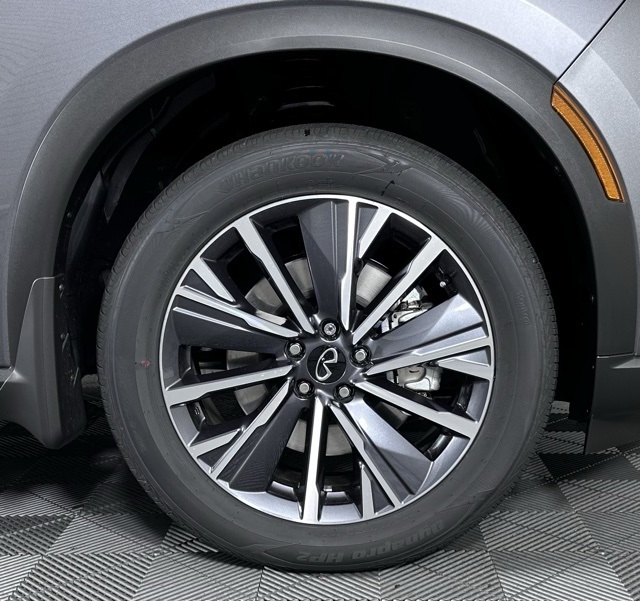 2026 Infiniti QX60 Luxe photo 3