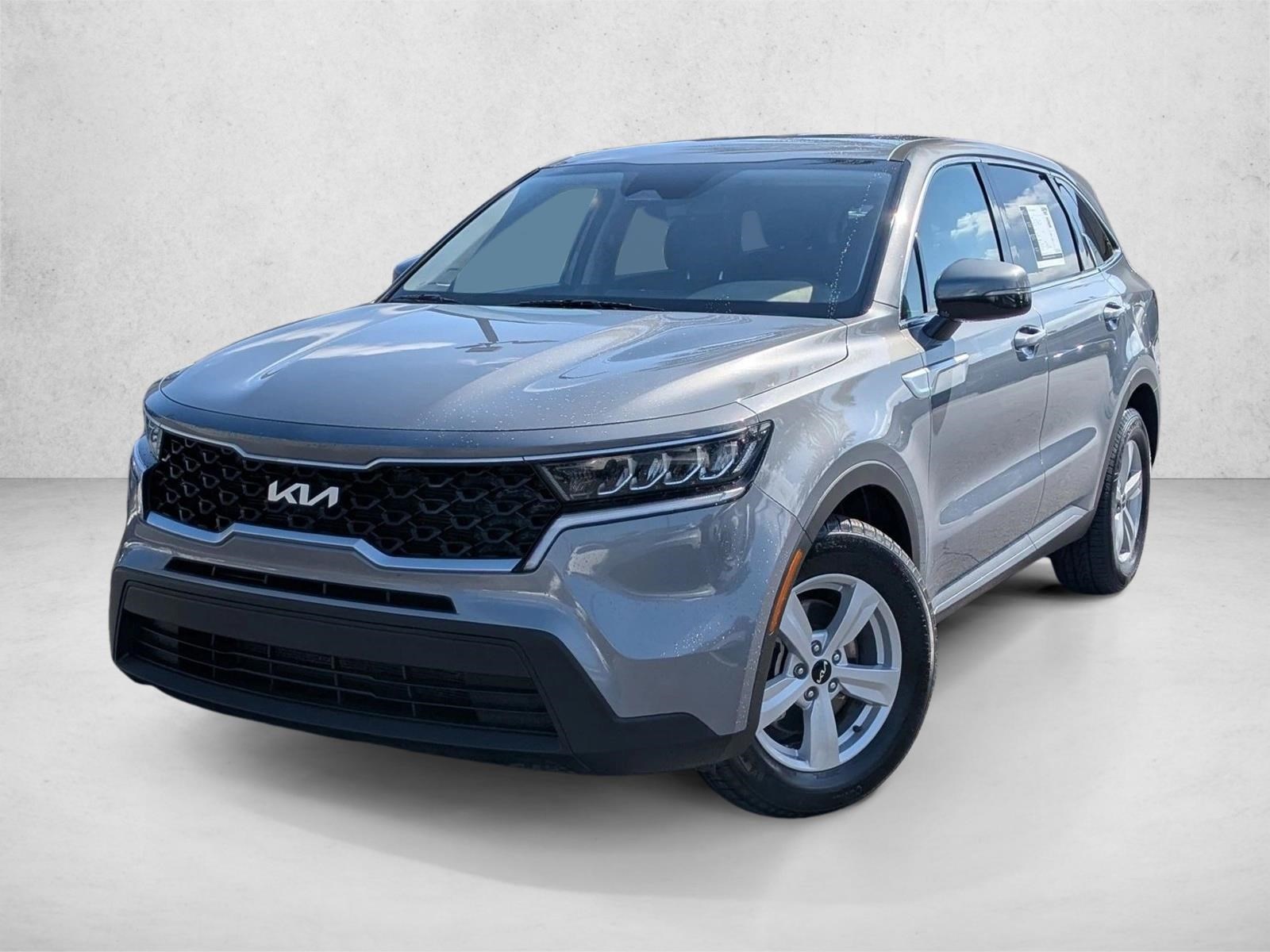 2023 Kia Sorento LX's photo
