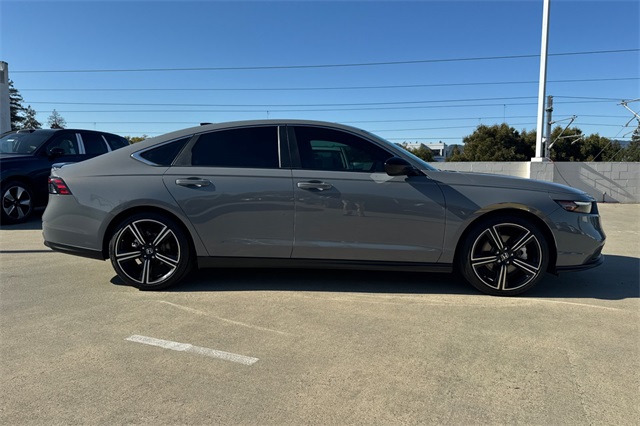 2023 Honda Accord Hybrid Sport photo 2
