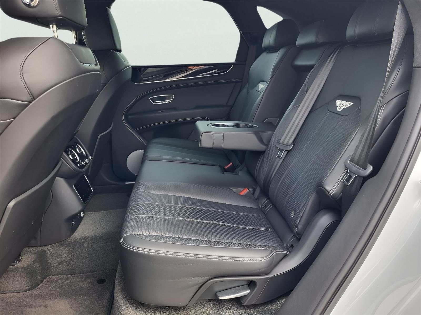 2021 Bentley Bentayga V8 photo 27