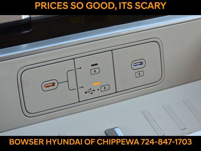 2026 Hyundai Santa Fe SE photo 4