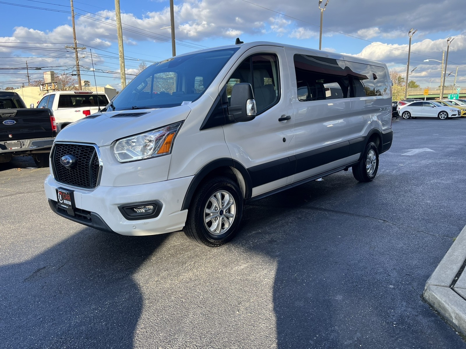 2021 Ford Transit Passenger XLT photo 4