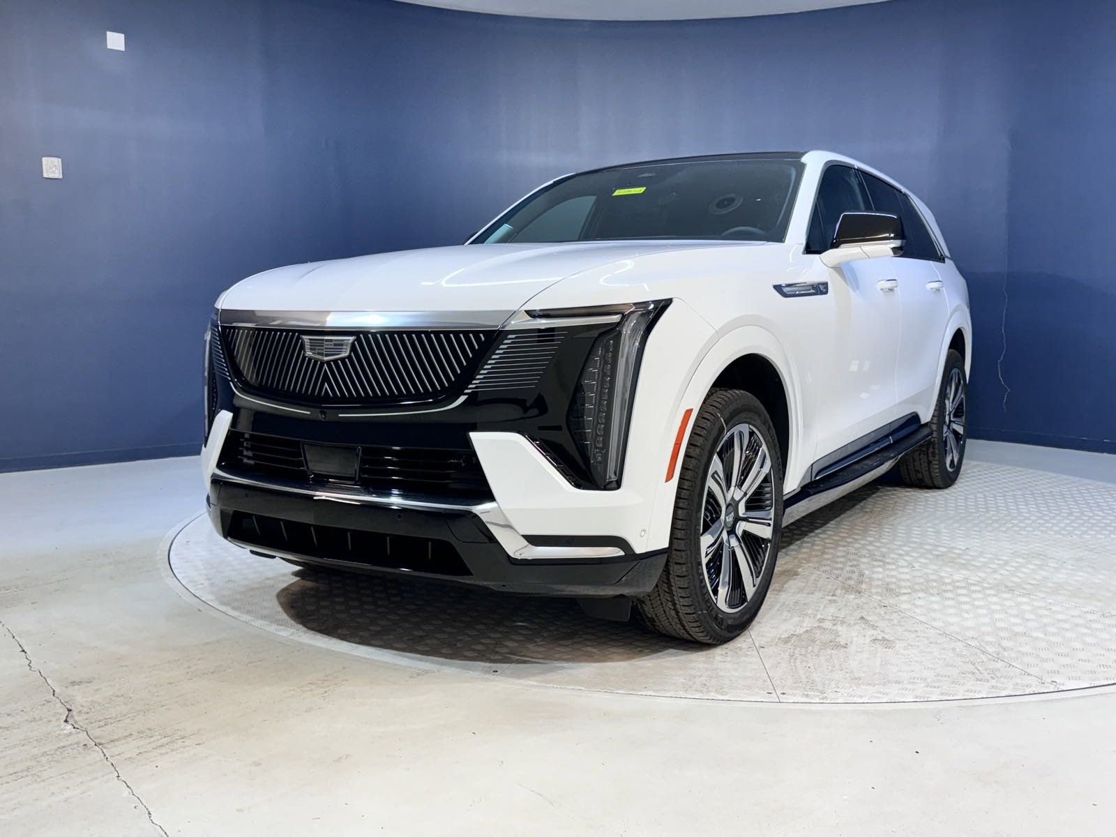 2025 Cadillac Escalade IQ Luxury photo 2