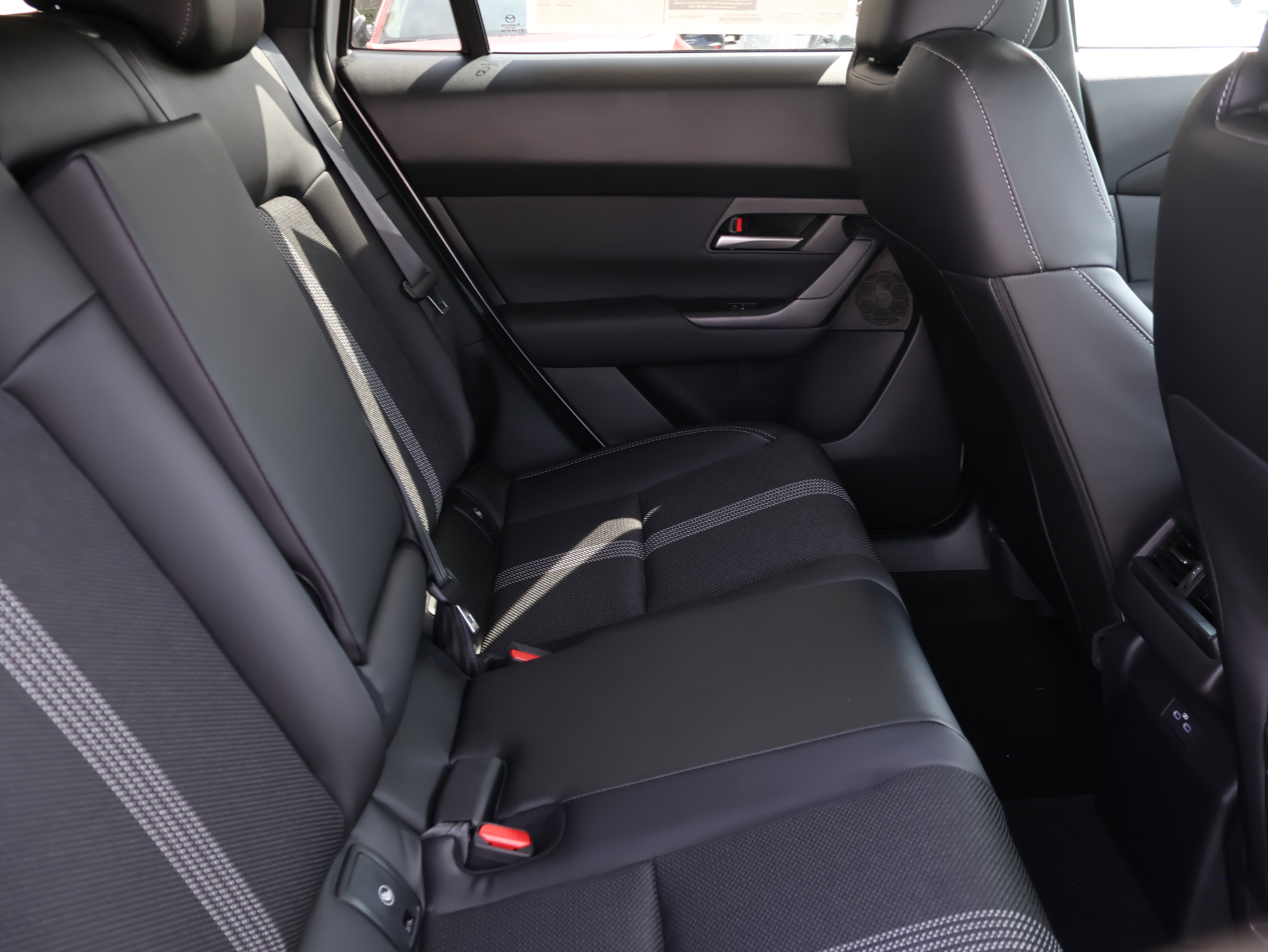 2025 Mazda CX-50 Preferred photo 9
