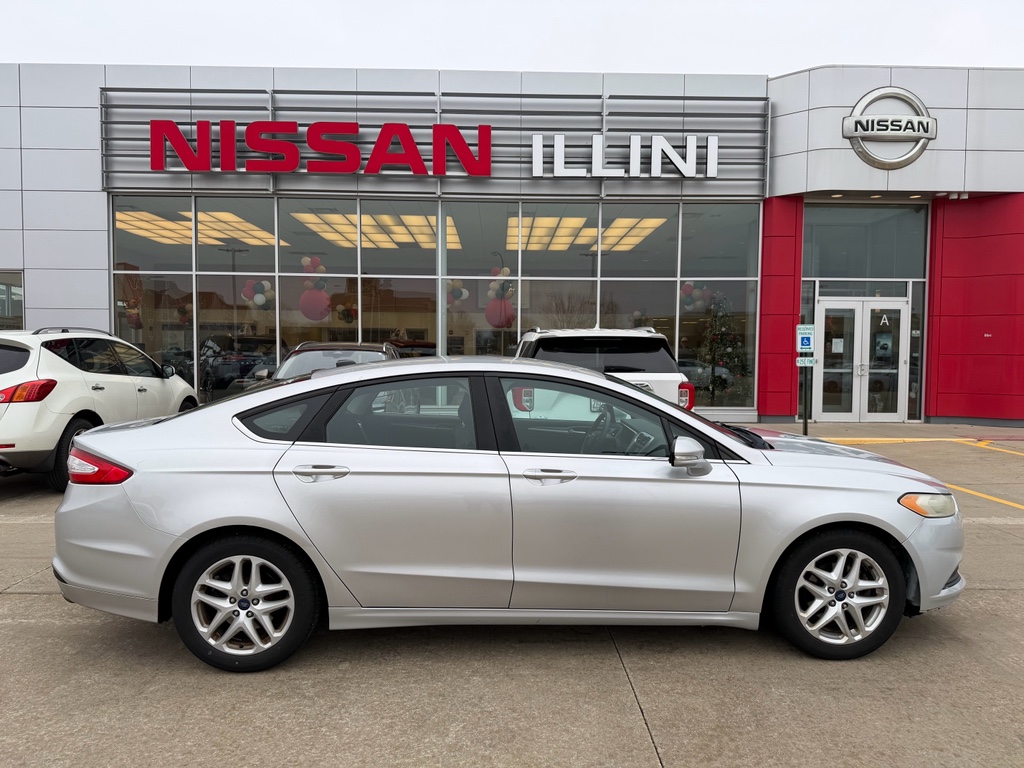 2015 Ford Fusion SE's photo