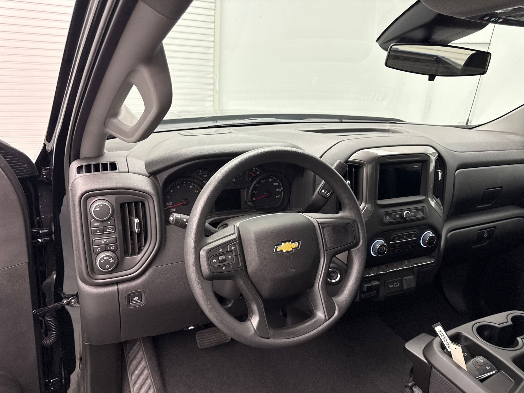 2026 Chevrolet Silverado 1500 photo 4